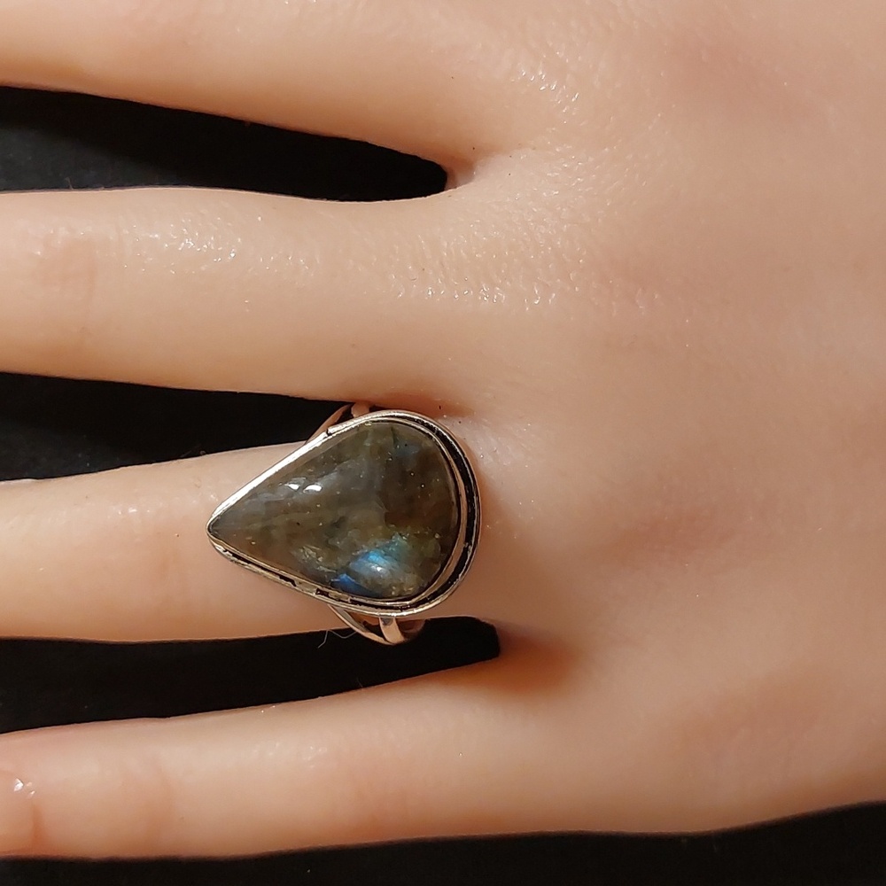 Laboradorite Stone Ring - Size 8 - Picture 7 of 8